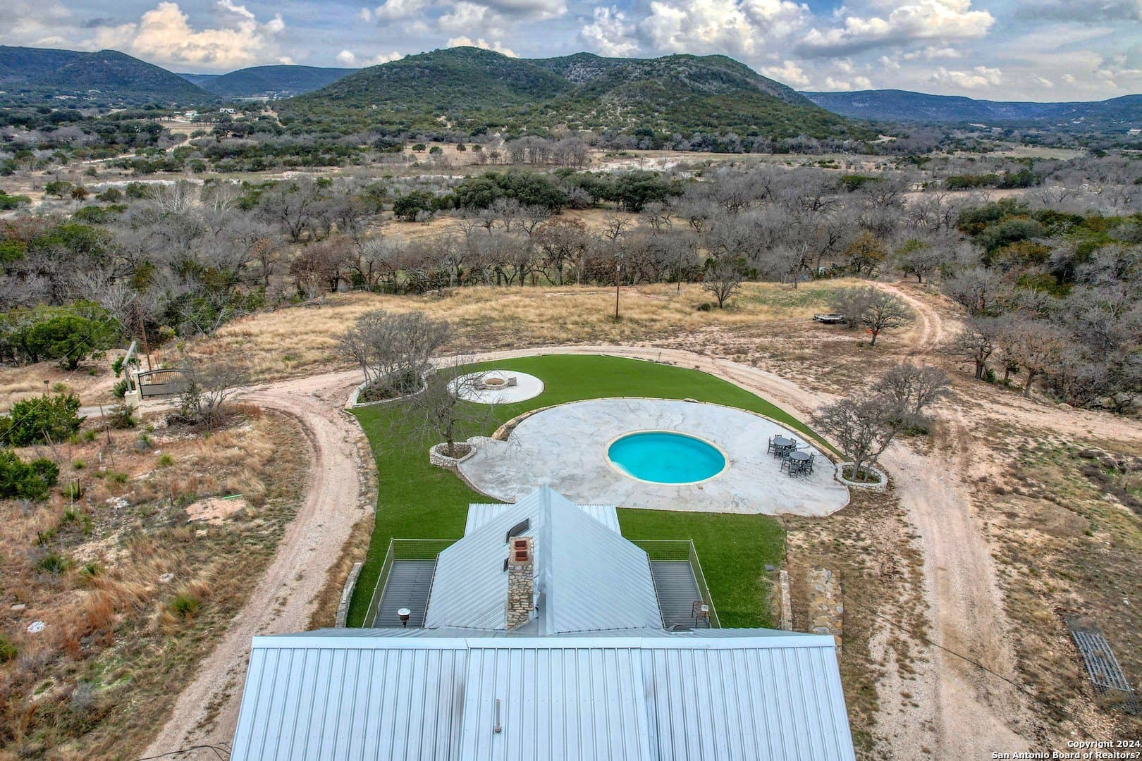 42 acres in Real County - photo 7