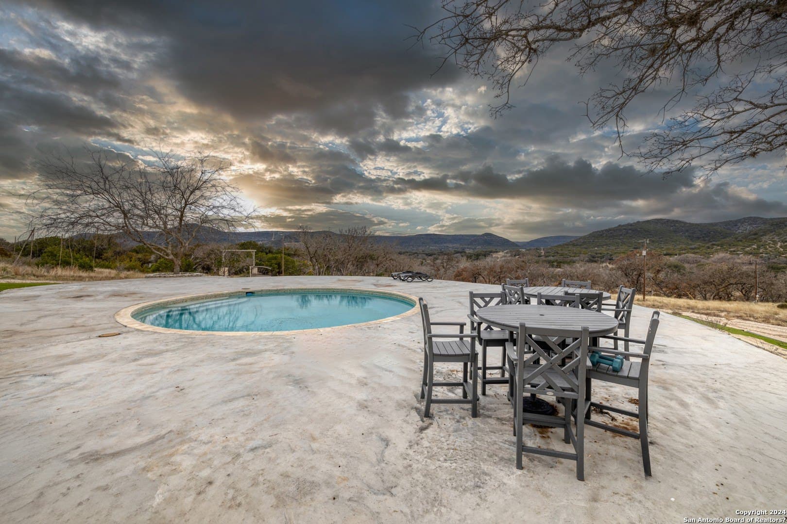 42 acres in Real County - photo 34