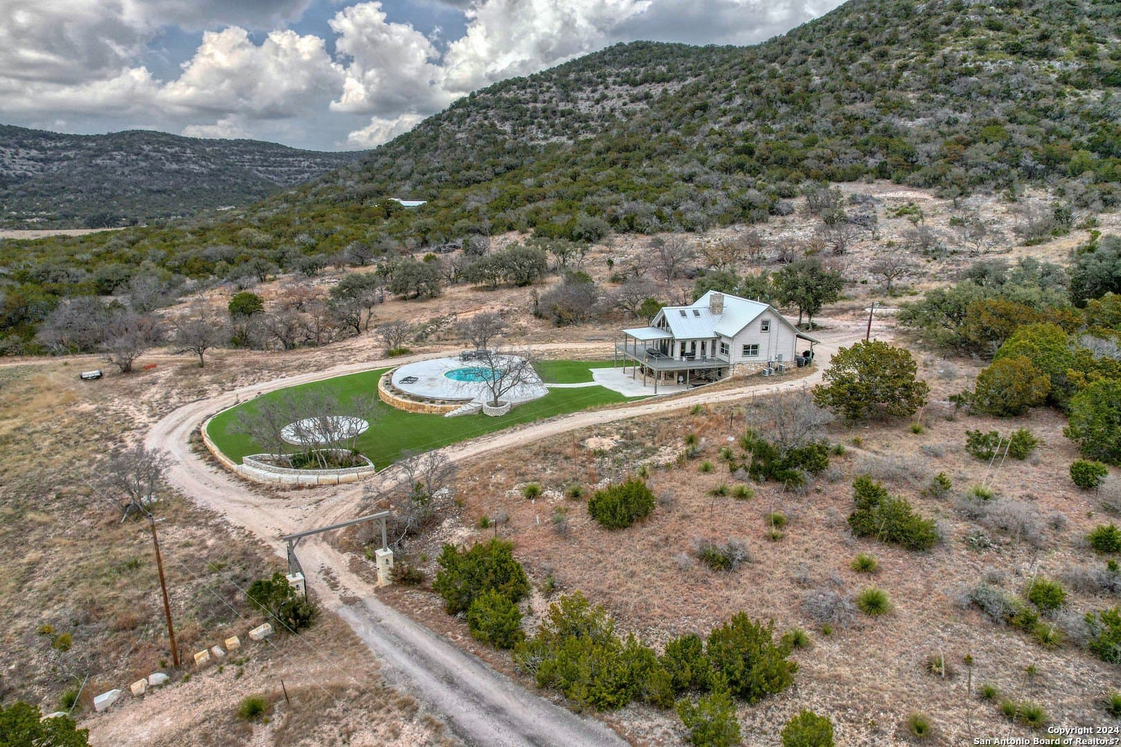 42 acres in Real County - photo 3