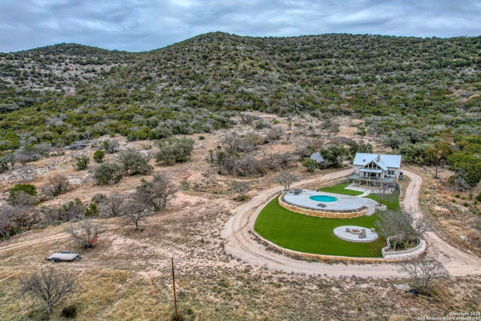 42 acres in Real County - photo 2