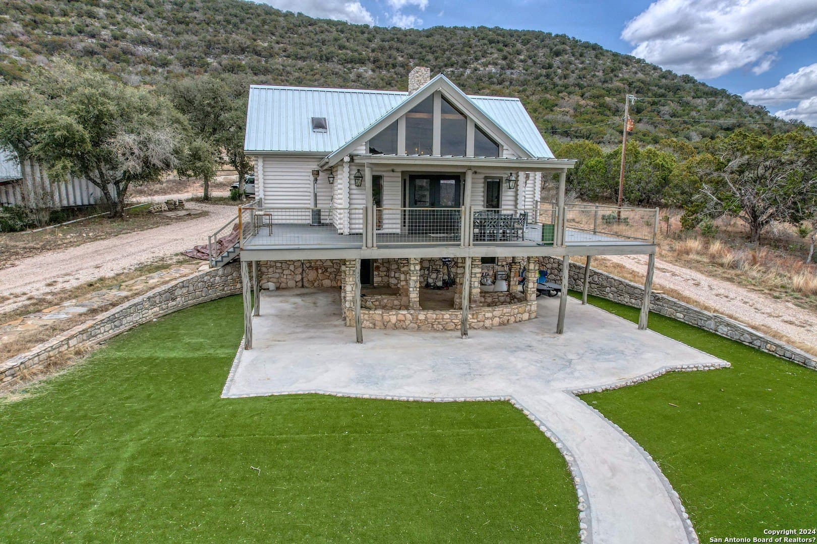 42 acres in Real County - photo 5