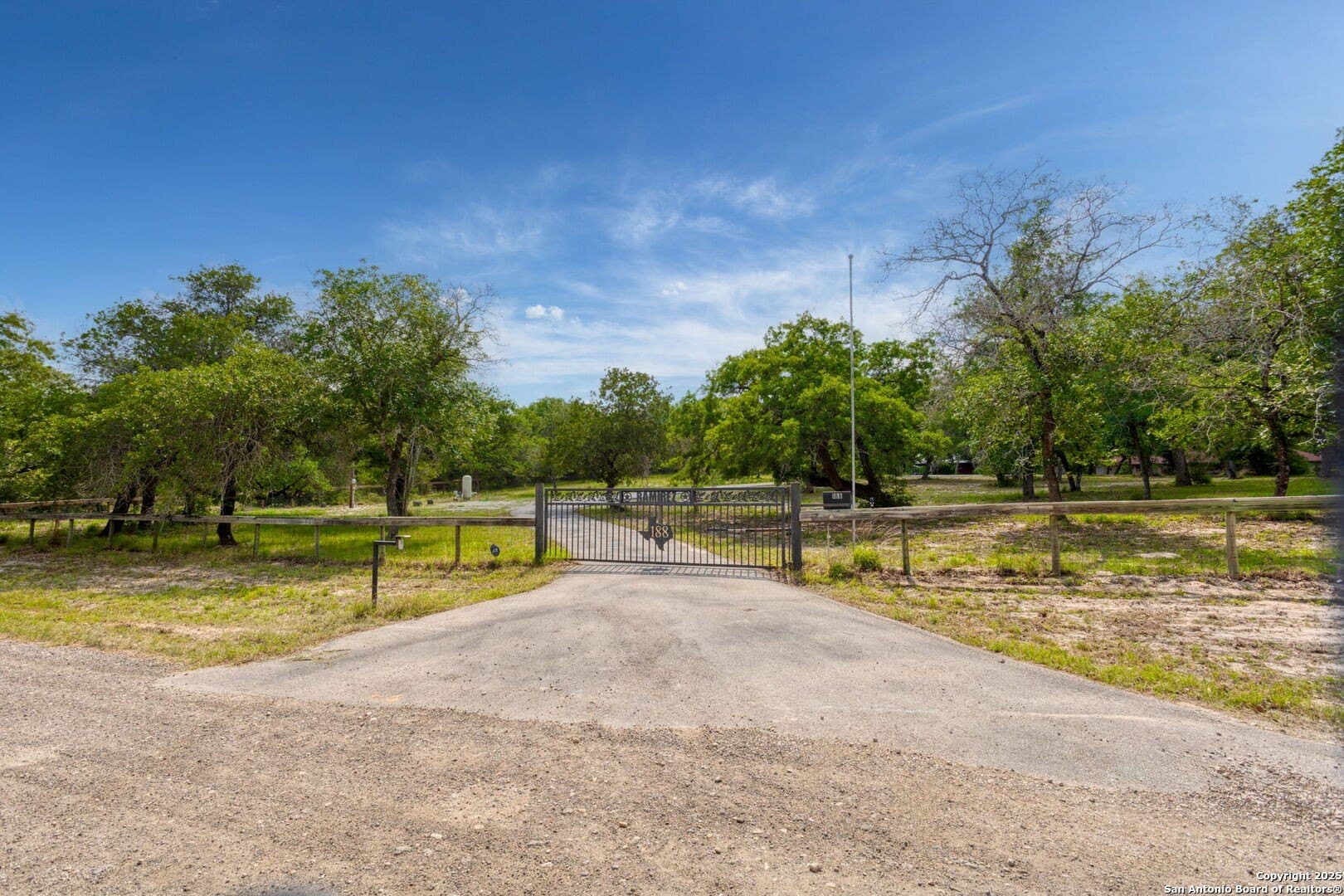 20 acres in Guadalupe County - photo 2
