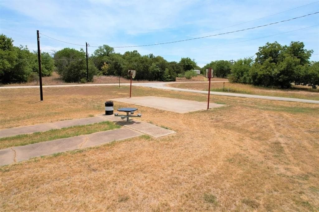 0.04 acres in Hood County - photo 17