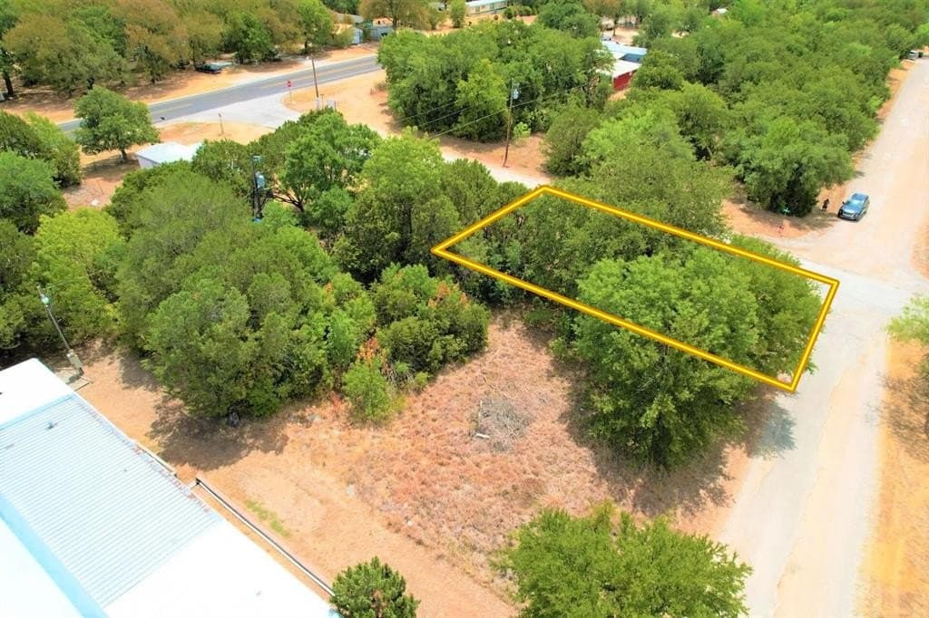 0.04 acres in Hood County - photo 8