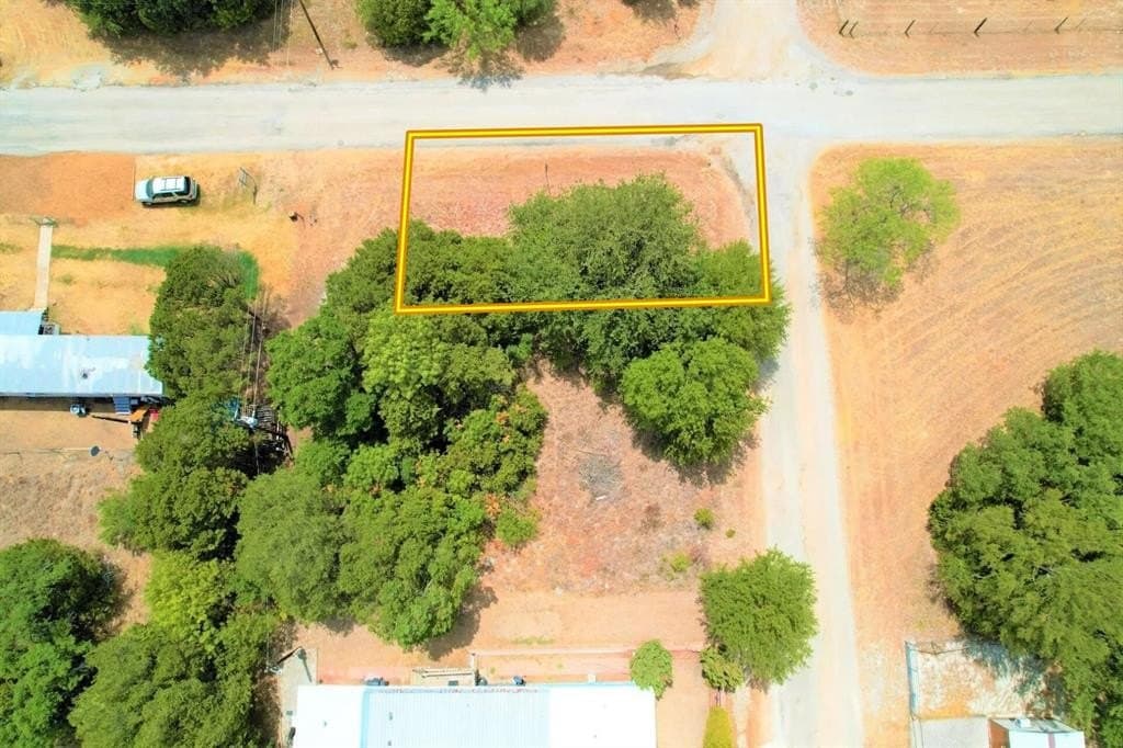 0.04 acres in Hood County - photo 9