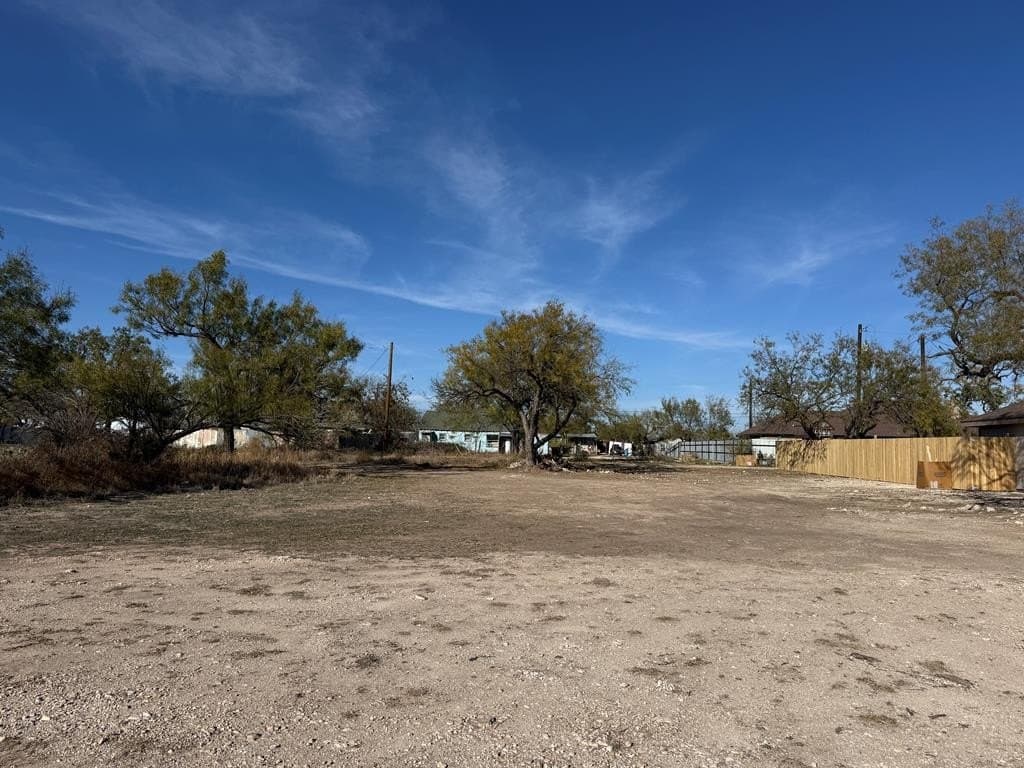 La Follette Street lot: 25,26