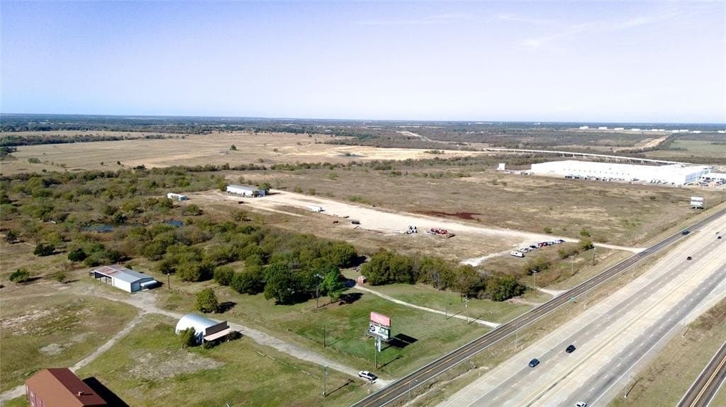 5.98 acres in Navarro County - photo 8