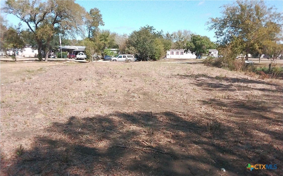 0.27 acres in Gonzales County - photo 2