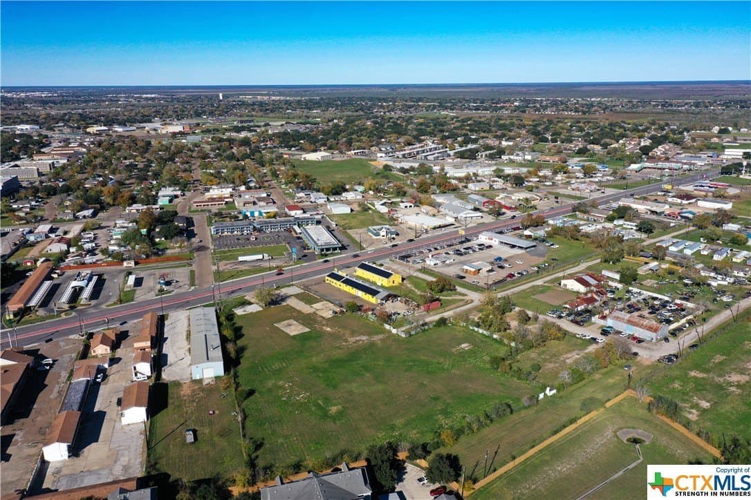 4.58 acres in Victoria County - photo 4