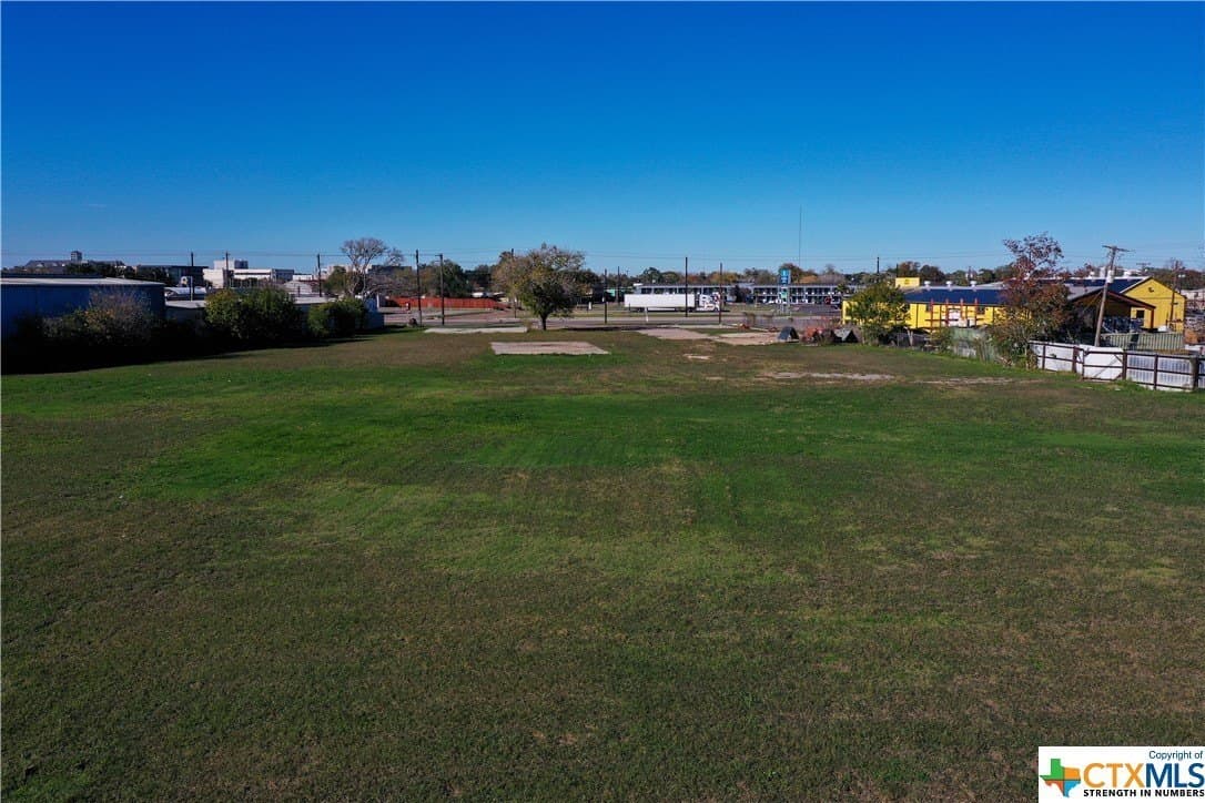 4.58 acres in Victoria County - photo 8