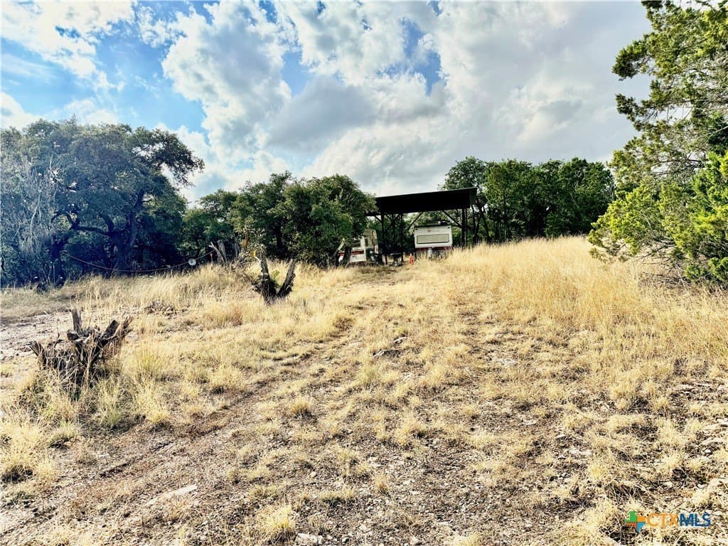 100 acres in Kerr County - photo 2