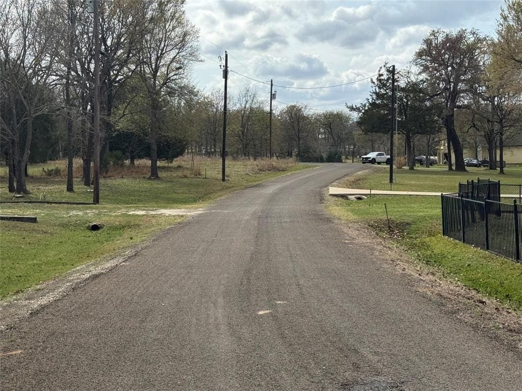 0.5 acres in Navarro County - photo 9