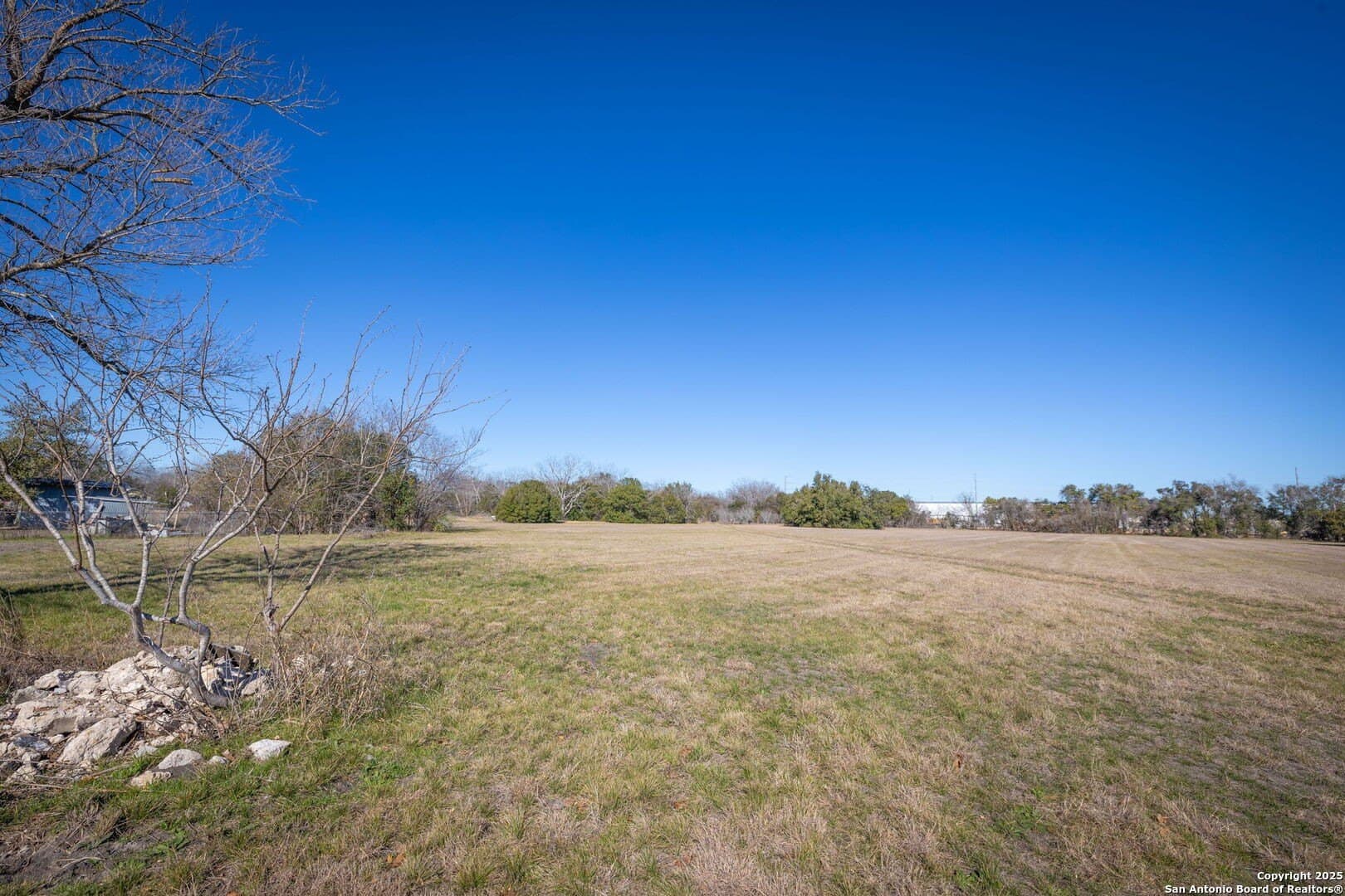 5.87 acres in Guadalupe County - photo 8