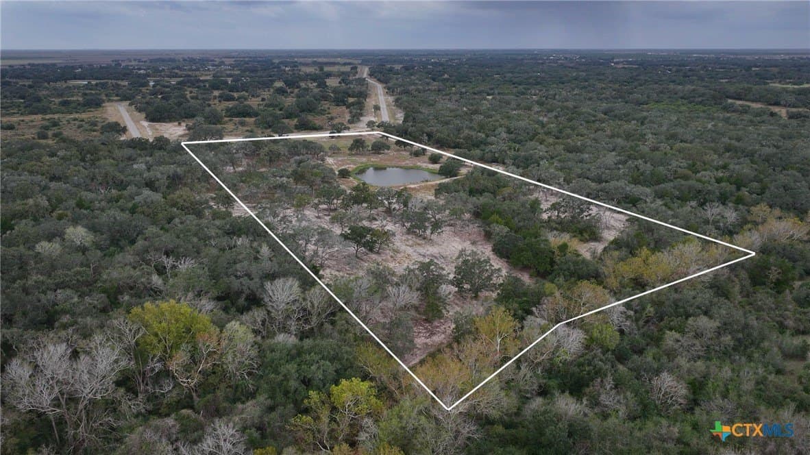12.81 acres in Victoria County - photo 3