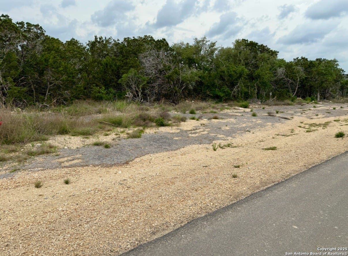 1.18 acres in Comal County - photo 2