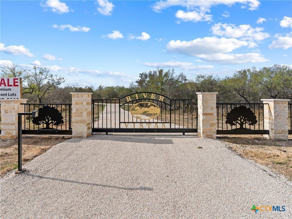 12.49 acres in Guadalupe County - photo 3