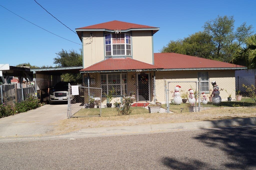 11,000 acres in Maverick County - photo 2