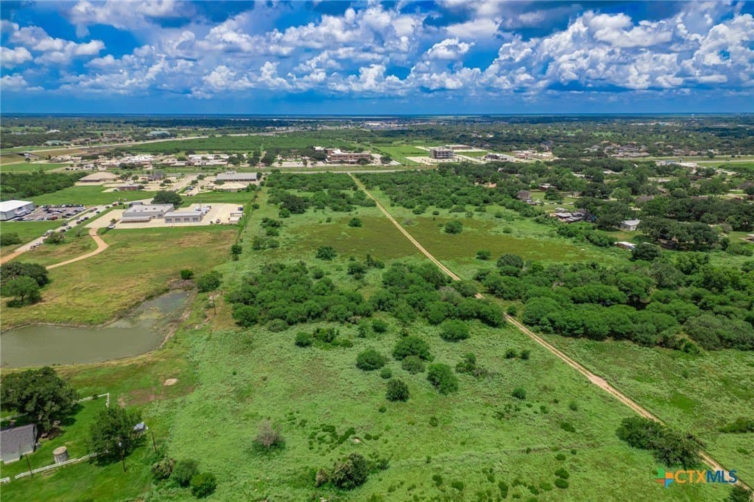 68 acres in Victoria County - photo 10