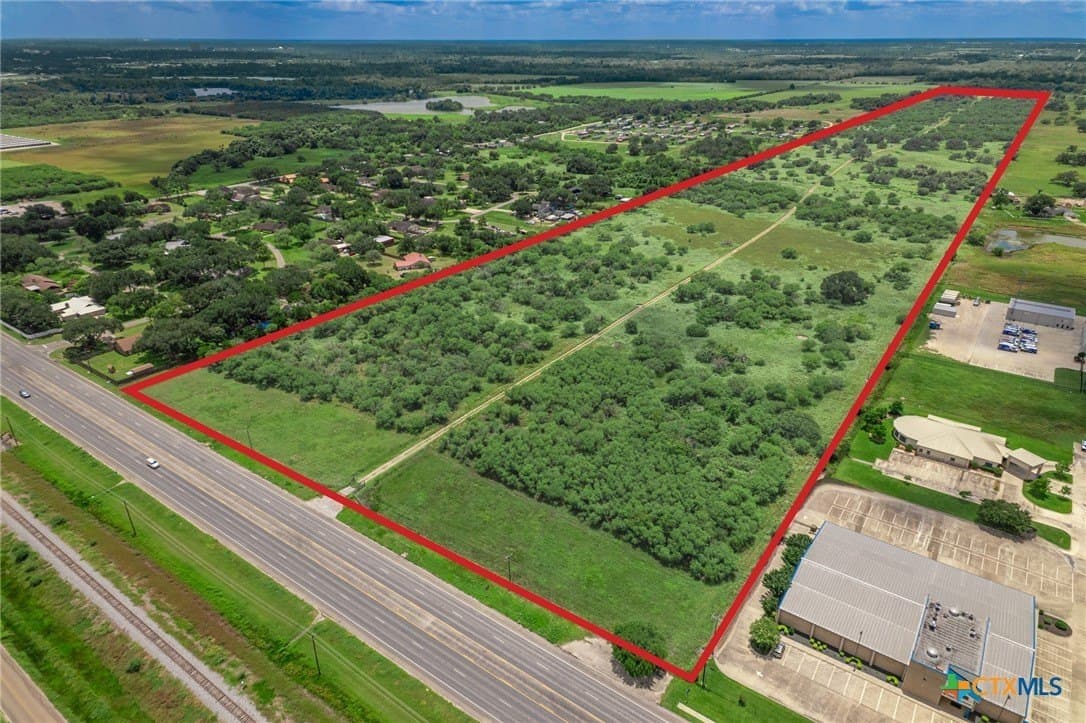 68 acres in Victoria County - photo 16