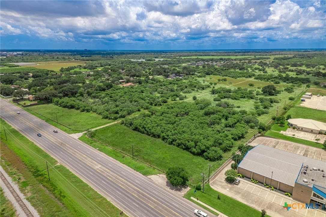 68 acres in Victoria County - photo 6