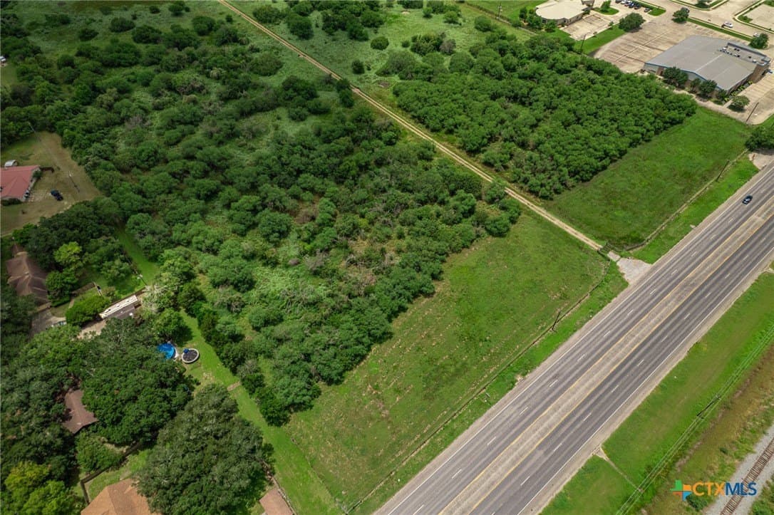68 acres in Victoria County - photo 9