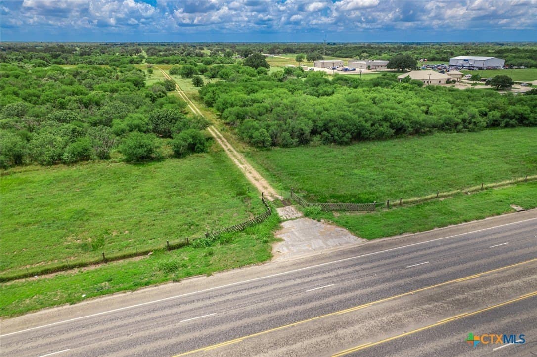 68 acres in Victoria County - photo 5