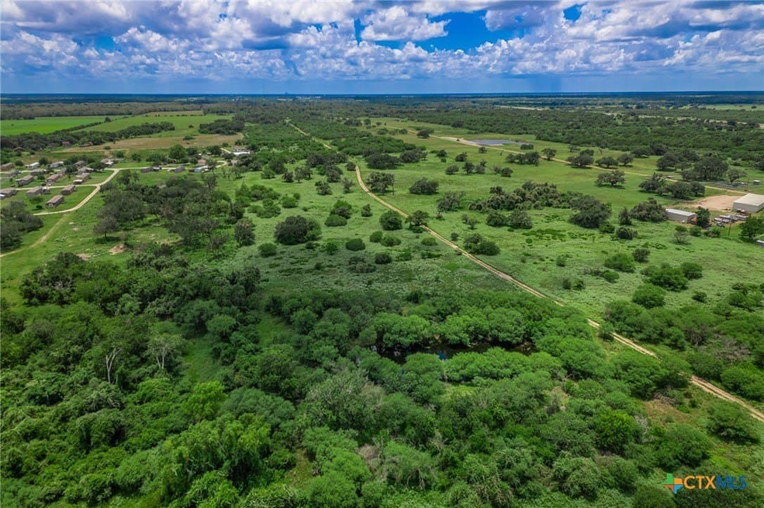 68 acres in Victoria County - photo 15
