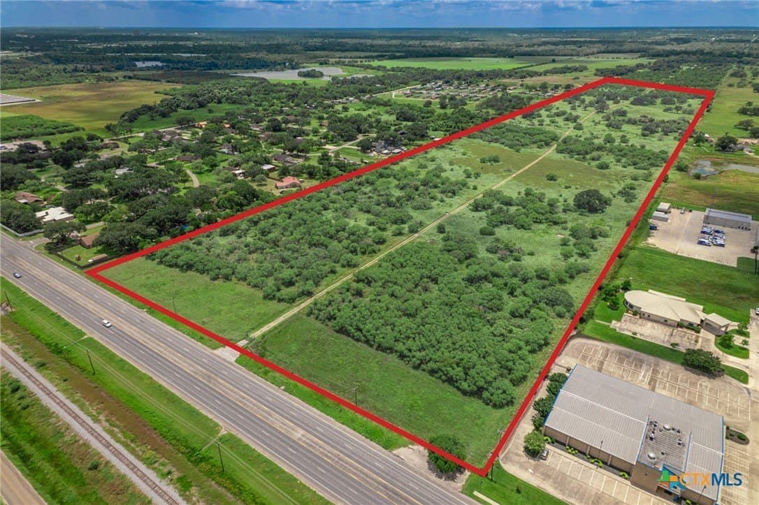 68 acres in Victoria County - photo 2
