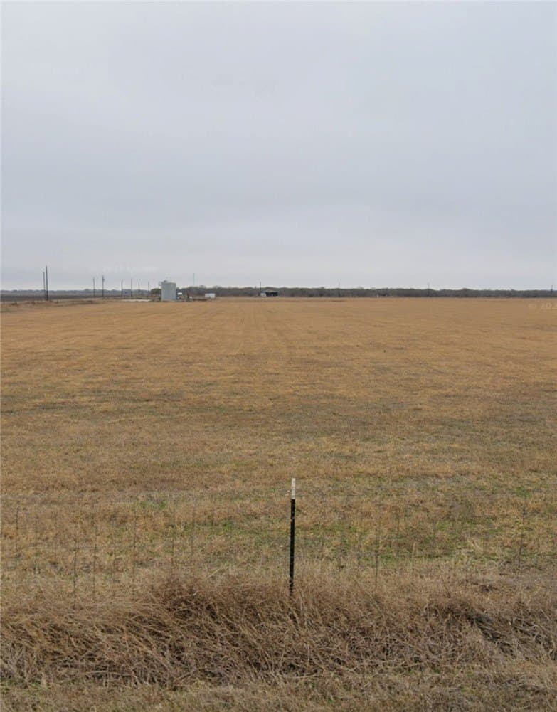5.01 acres in San Patricio County - photo 3