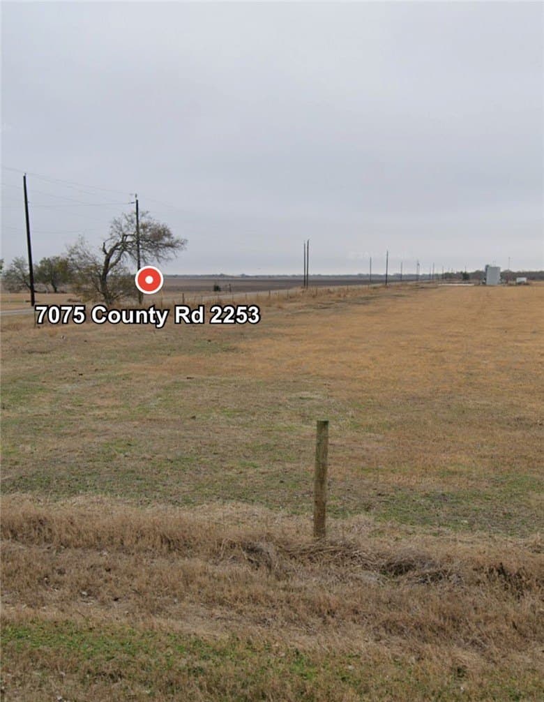 5.01 acres in San Patricio County - photo 2