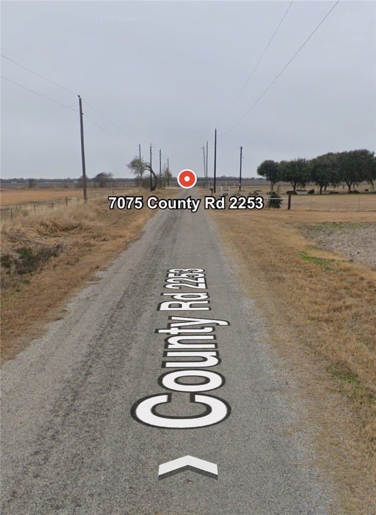 5.01 acres in San Patricio County - photo 4