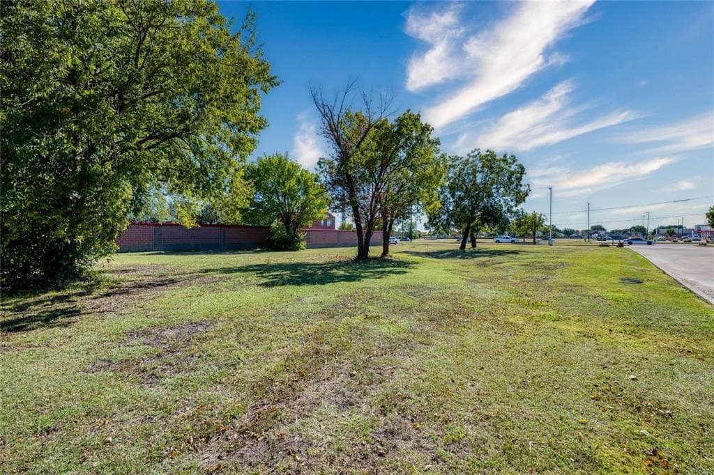 0.76 acres in Dallas County - photo 5