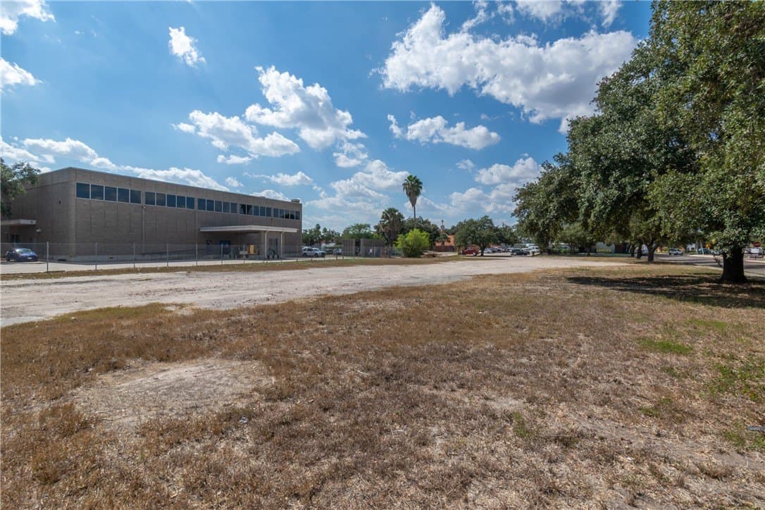 1.1 acres in Jim Wells County - photo 2