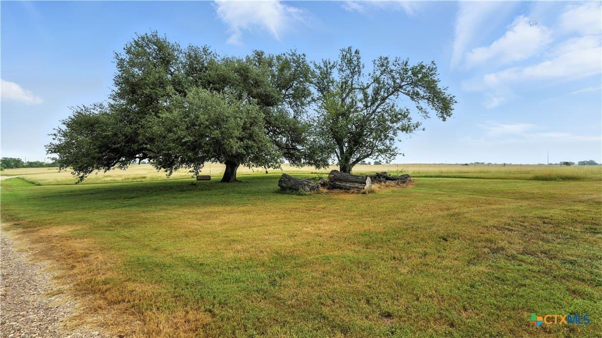 37 acres in Lavaca County - photo 14
