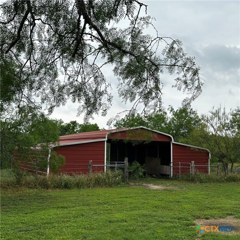 32 acres in DeWitt County - photo 23