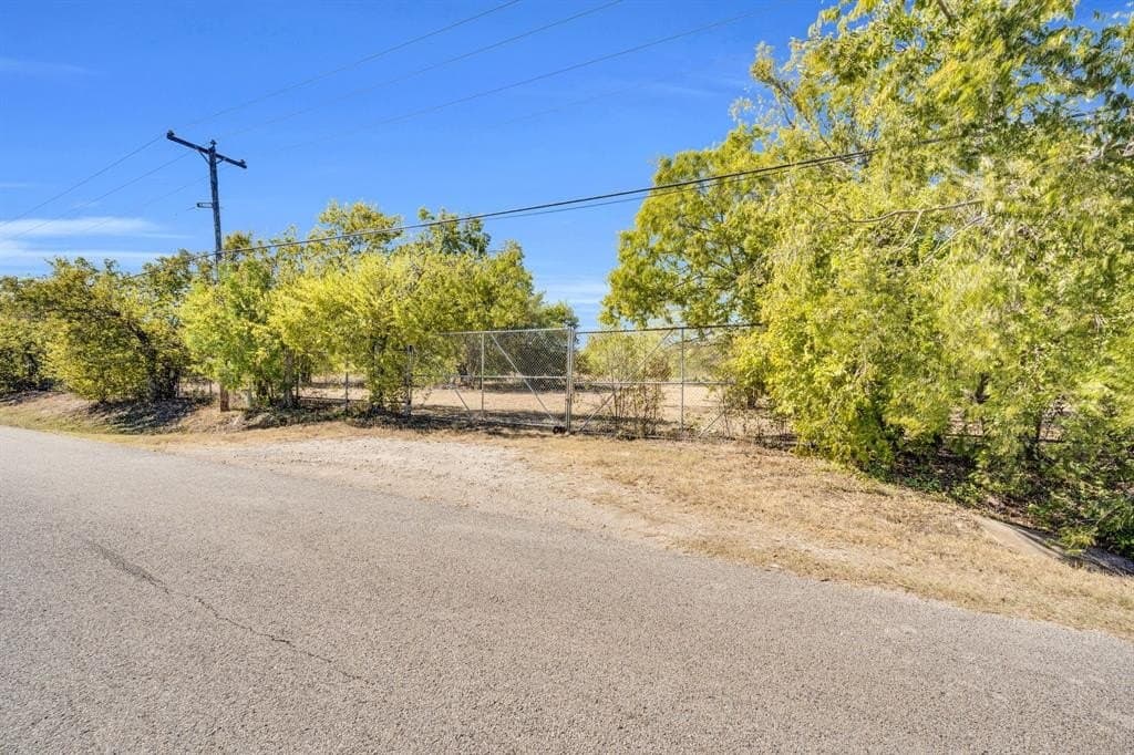 8 acres in Tarrant County - photo 8