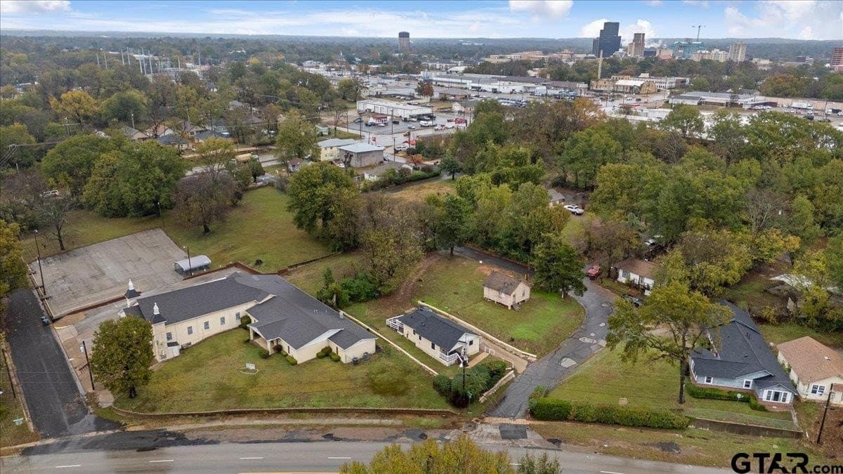 0.1 acres in Smith County - photo 2