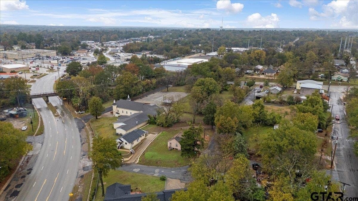 0.1 acres in Smith County - photo 3