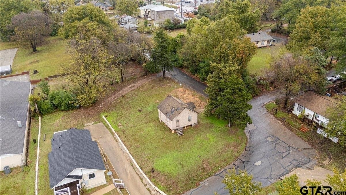 0.1 acres in Smith County - photo 6