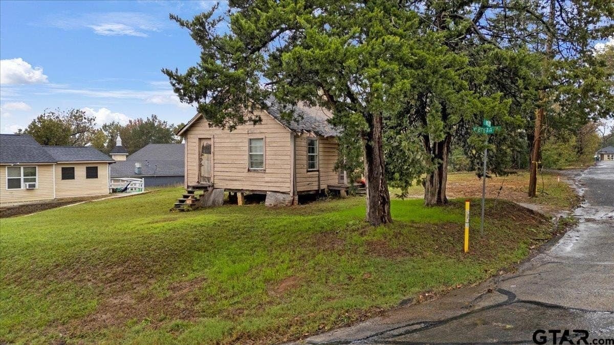 0.1 acres in Smith County - photo 4