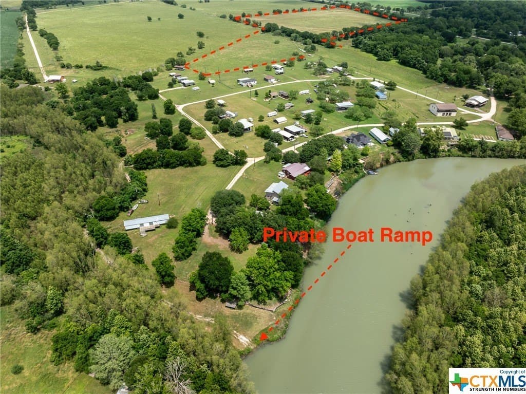 33.96 acres in Gonzales County - photo 3