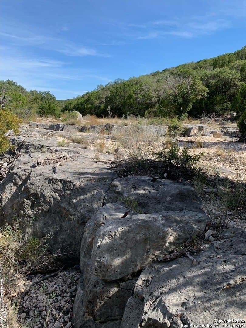 25.47 acres in Edwards County - photo 11