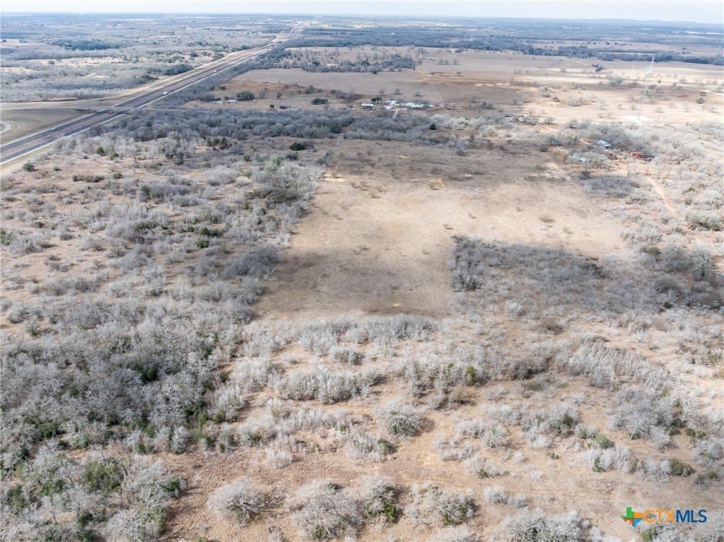 20 acres in Gonzales County - photo 5