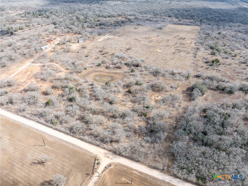 20 acres in Gonzales County - photo 14