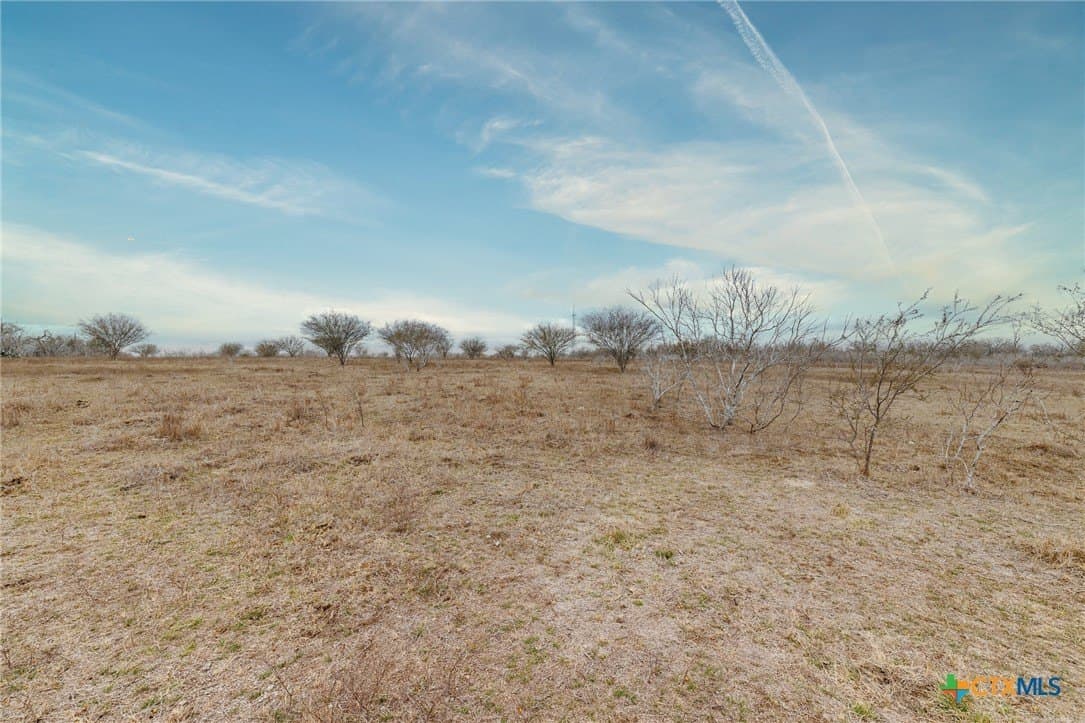 20 acres in Gonzales County - photo 30