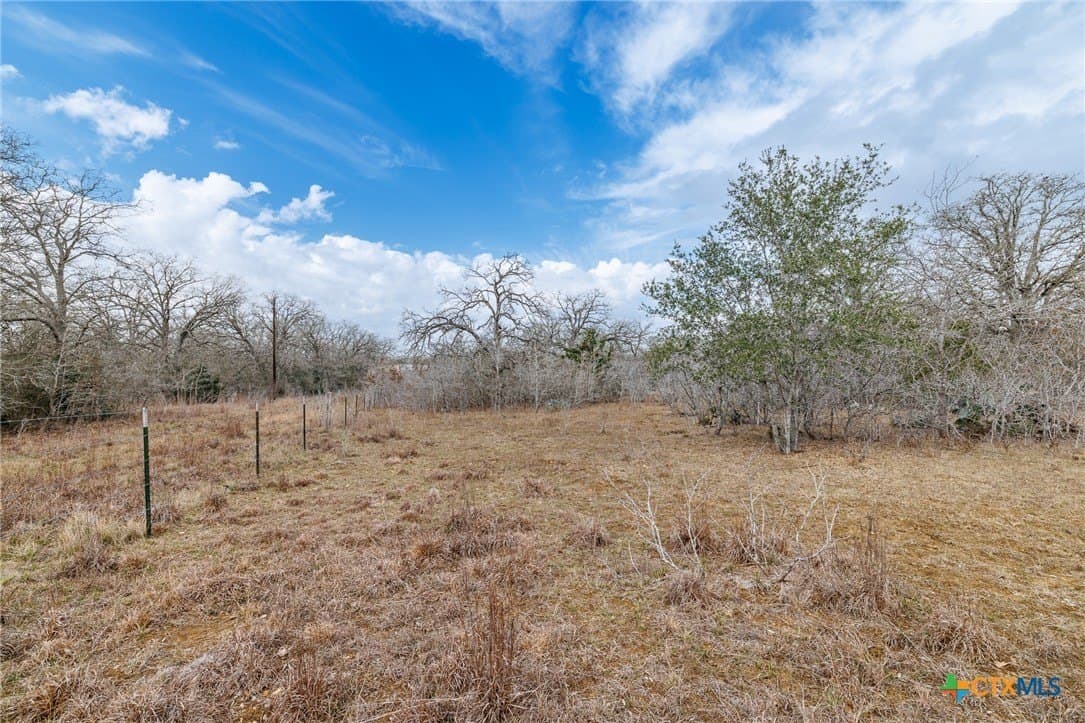 20 acres in Gonzales County - photo 22
