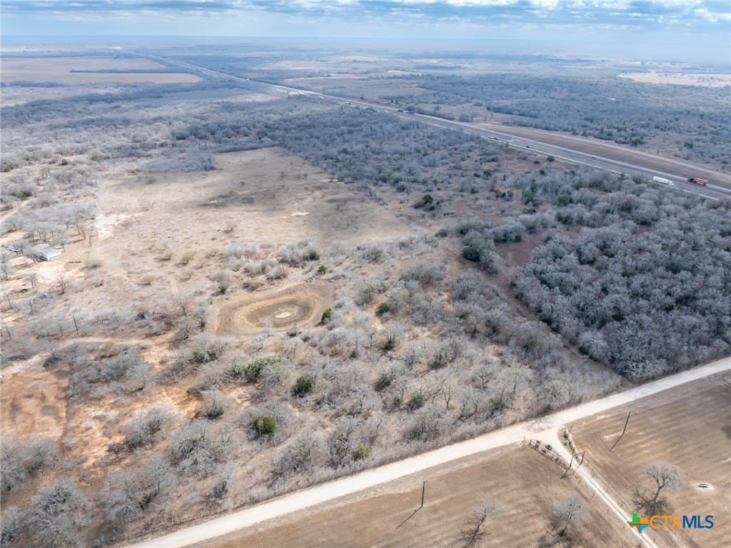 20 acres in Gonzales County - photo 13