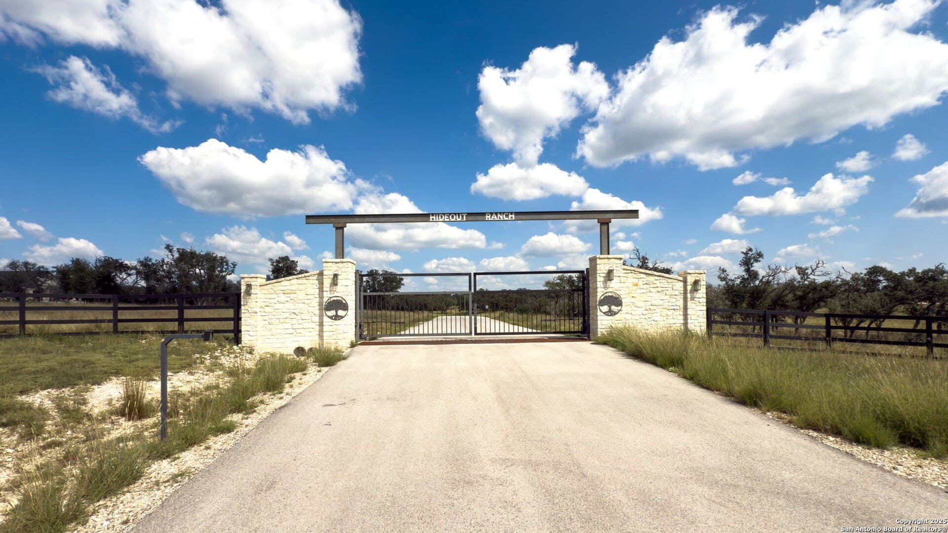10.08 acres in Gillespie County - photo 2