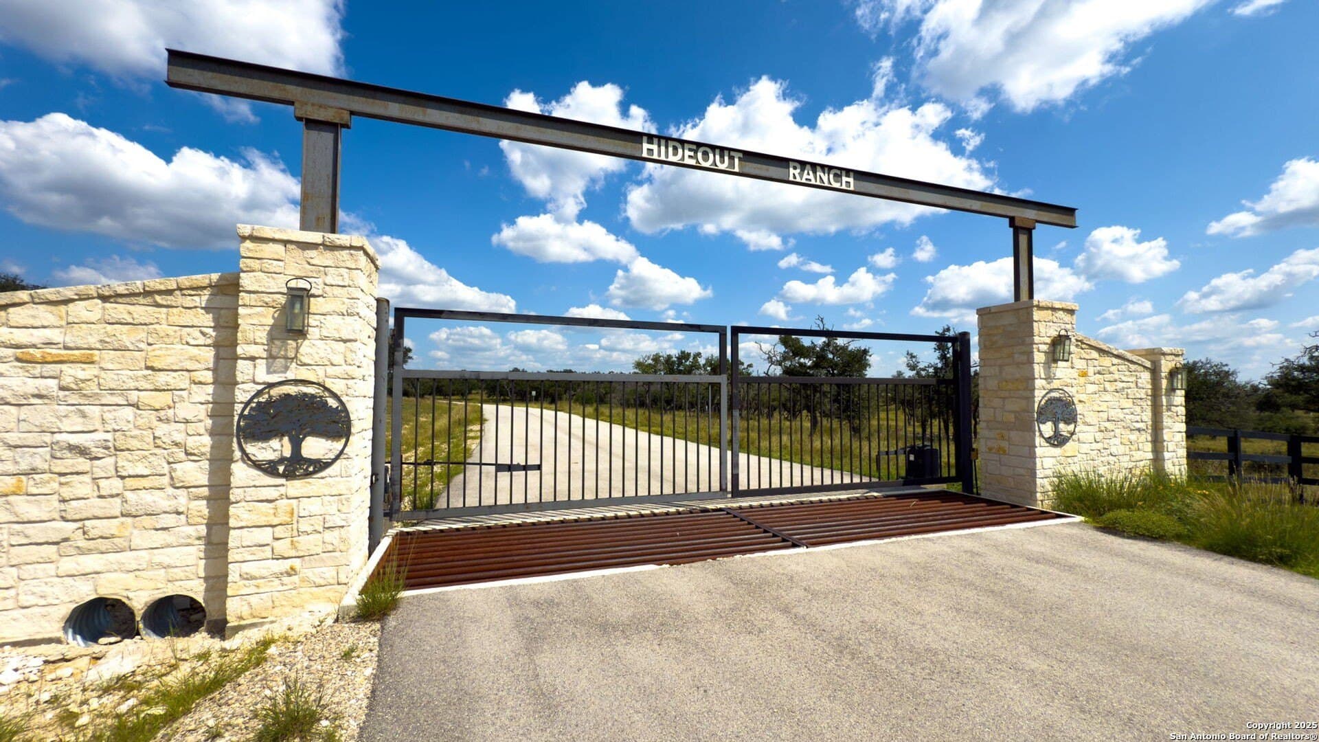 10.08 acres in Gillespie County - photo 4