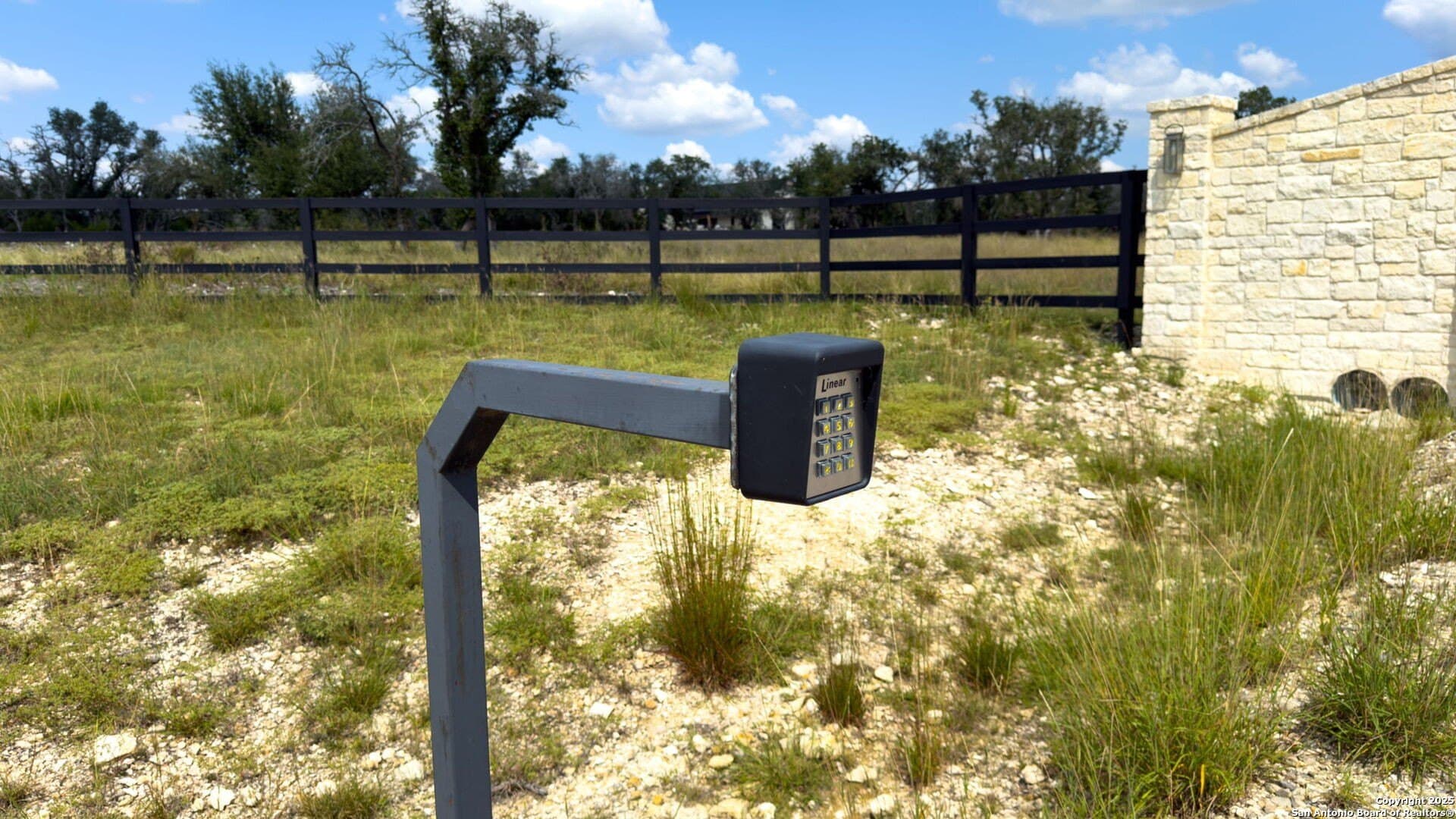 10.08 acres in Gillespie County - photo 3